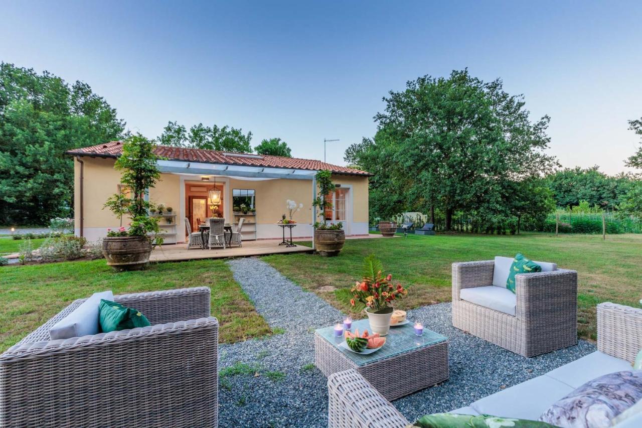 Villa Bassotta, A Charming Cottage Lucca Exteriér fotografie
